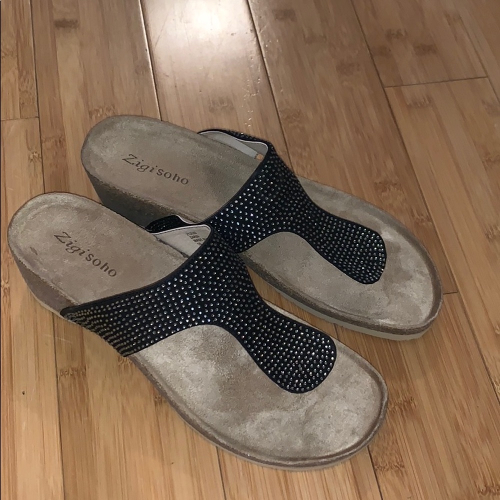 Zigi Solo Zarin Black Wedge Sandals
